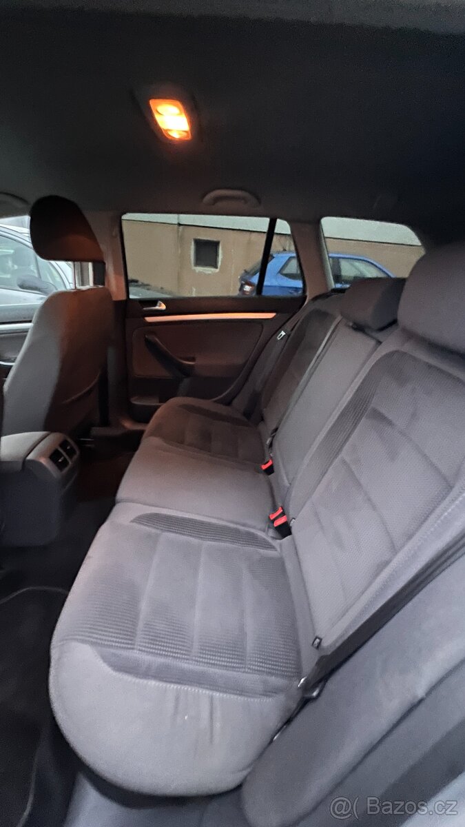 Prodej osobního automobilu Volkswagen Golf AC Kombi - 13