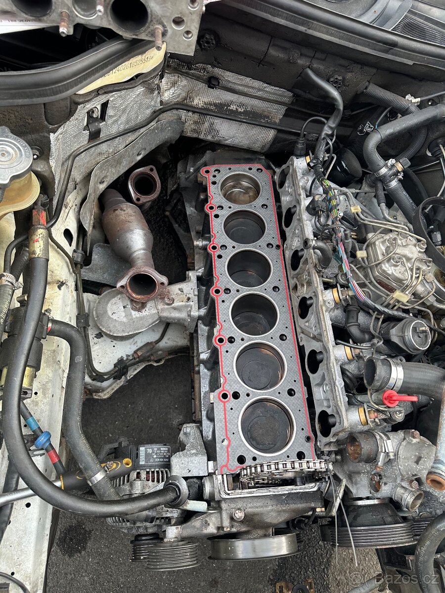 Mercedes-Benz w124 260e - 13