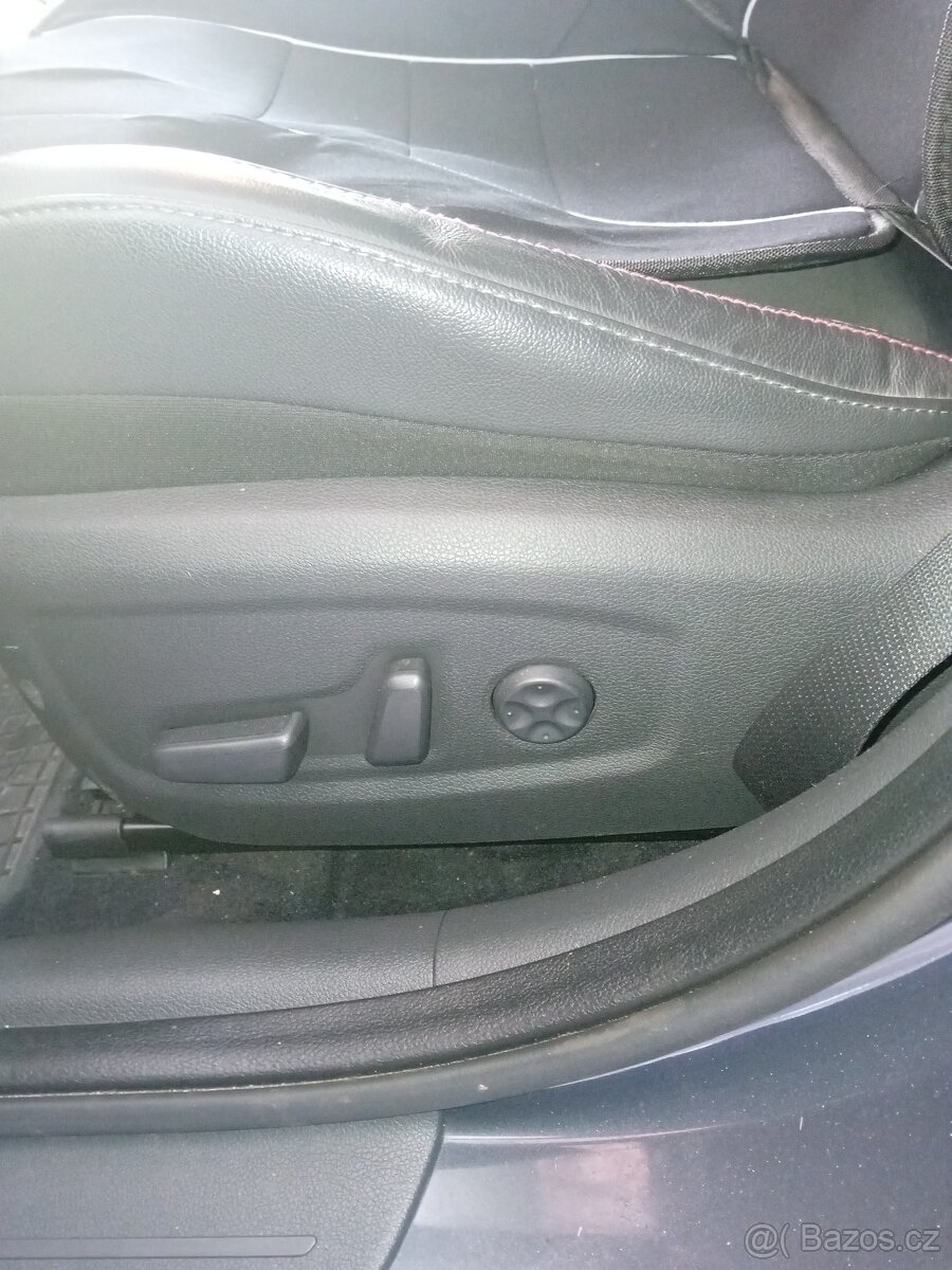 Hyundai i30 combi 48V - 13