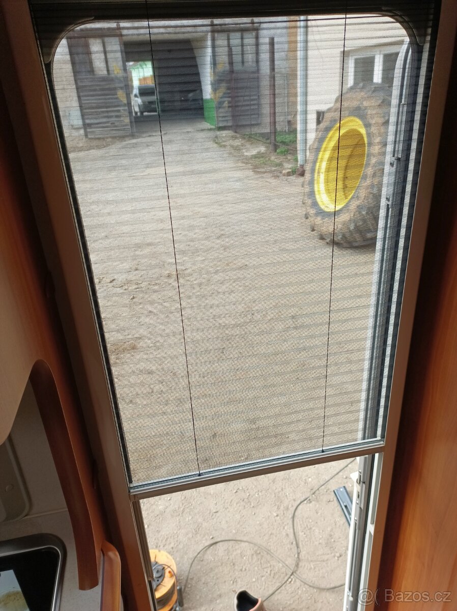 Hobby 410 SFE Excellent 2008 předstan a markýza - 13