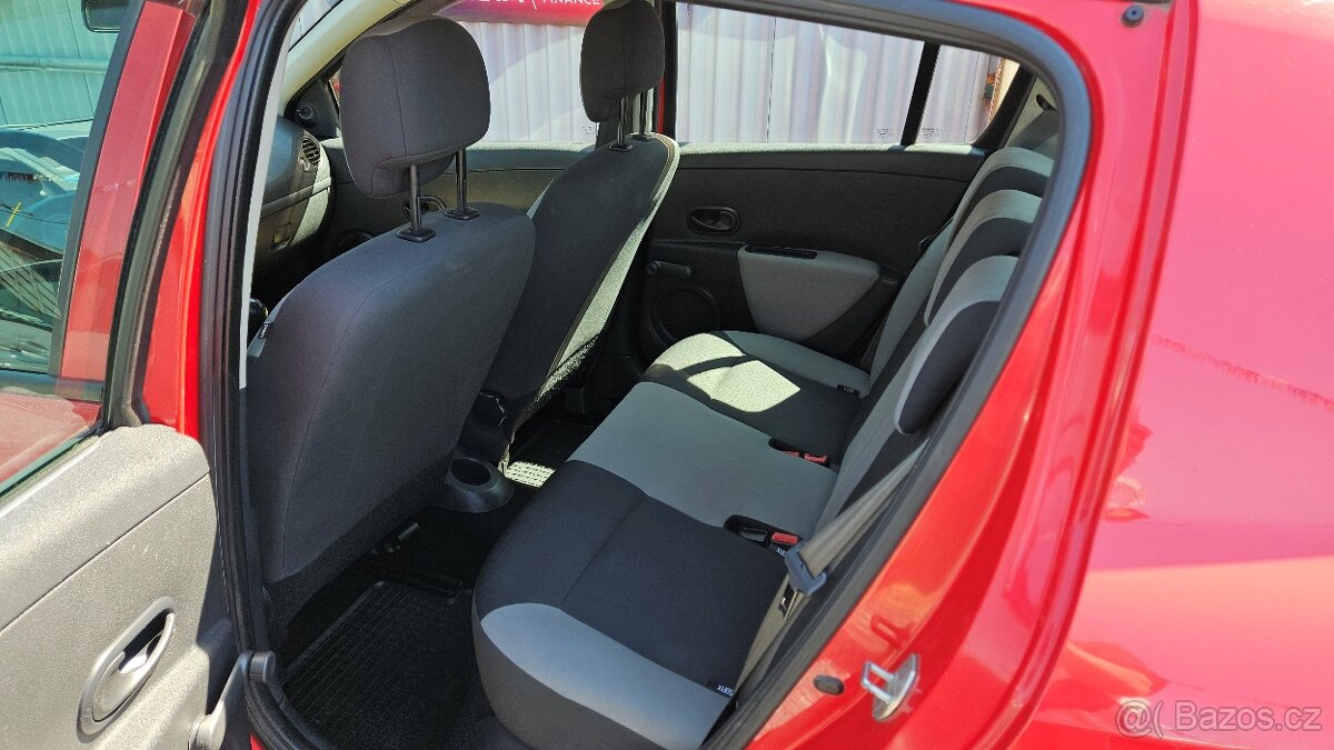 RENAULT CLIO 1.2 16V Authentique - 13