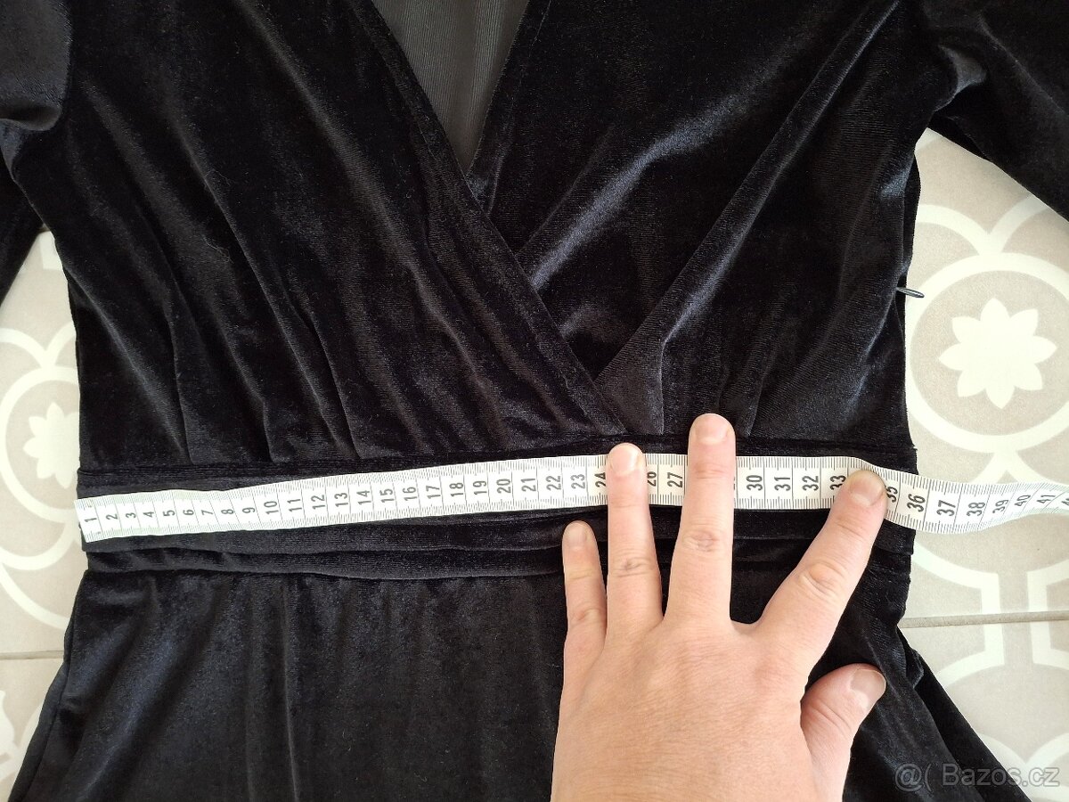 Nové s visačkou černé pružné sametové šaty Reserved M midi - 13