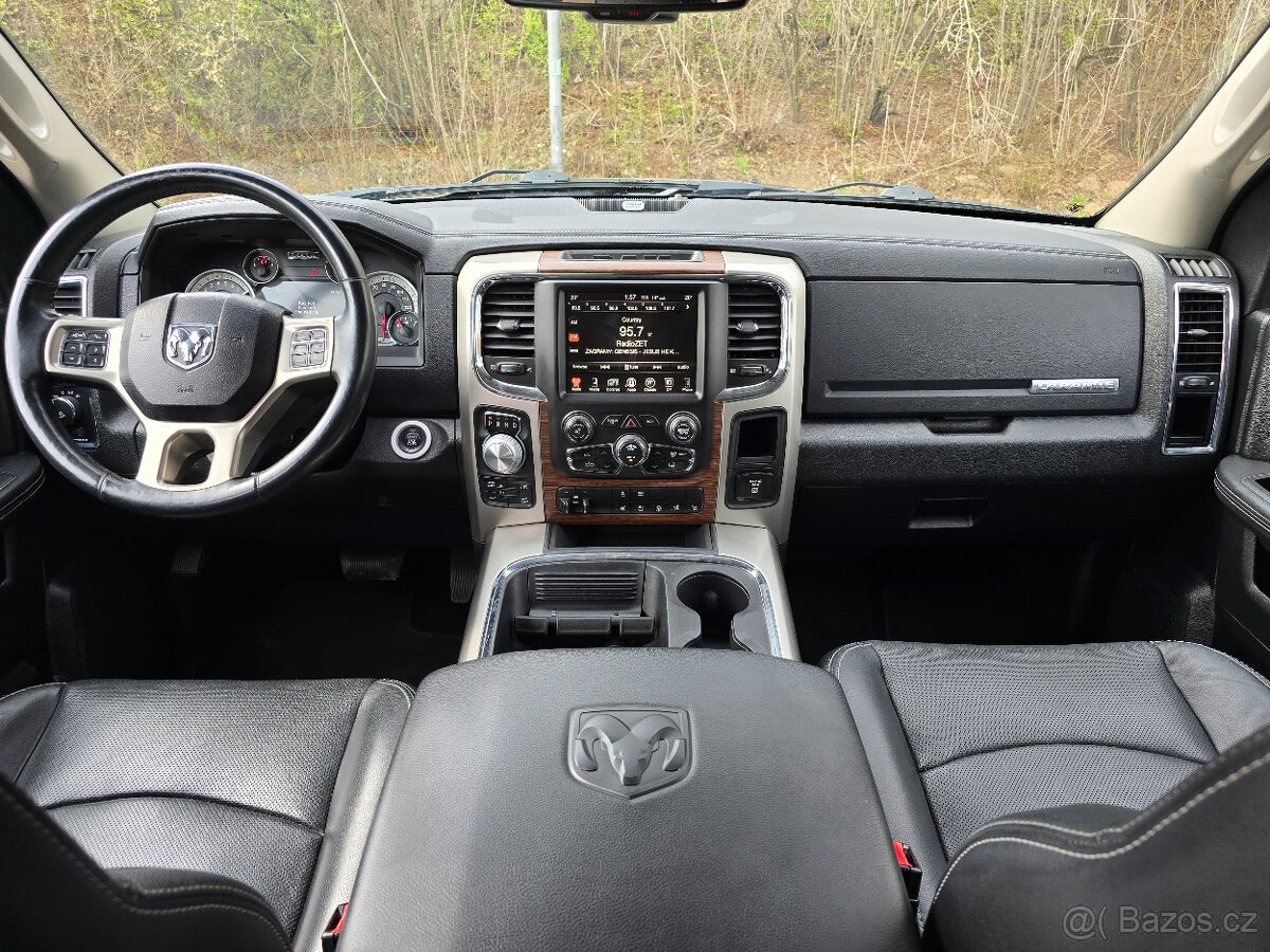 Dodge Ram, 1500 4x4 Laramie 5,7 Hemi NEBOURANÉ - 13