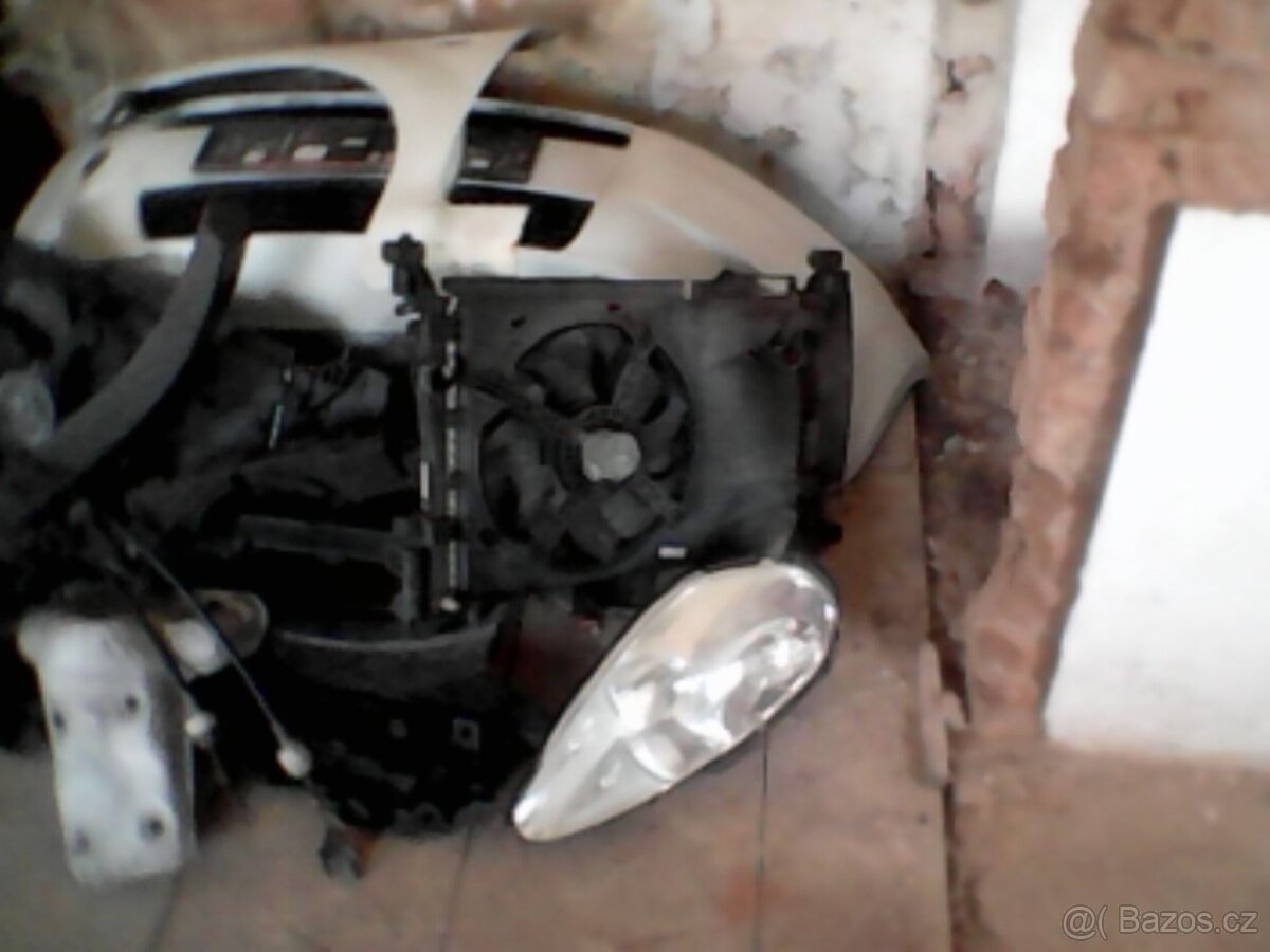 fiat grande punto 12 51 kw rv 7-11 140 000km. - 13