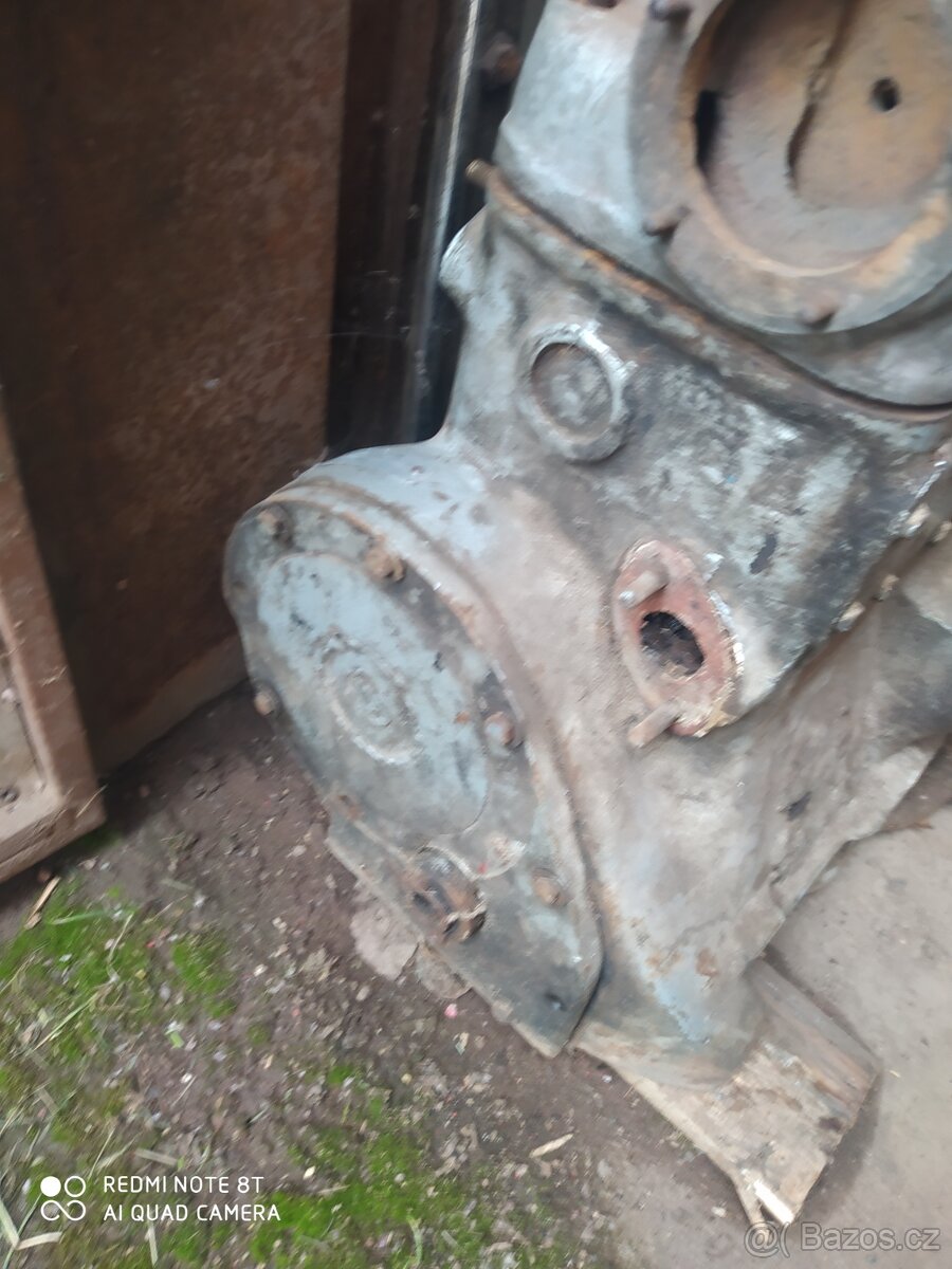 Díly na předválečné Mercedesy - 13