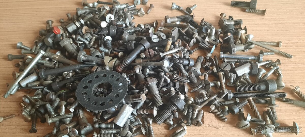 Letecky spojovací material - 13