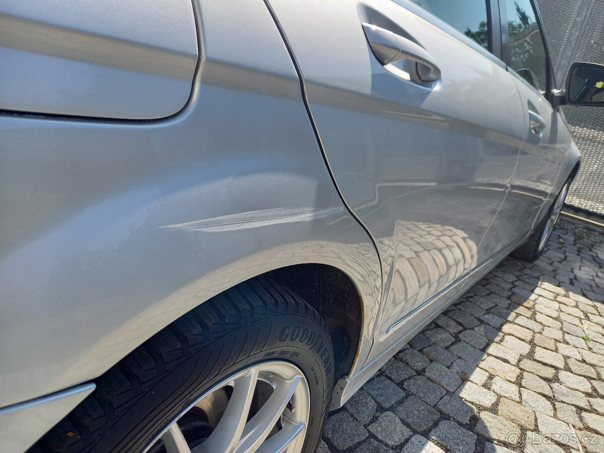 Mercedes-Benz c200 cdi první maj, aut, kůže - 13