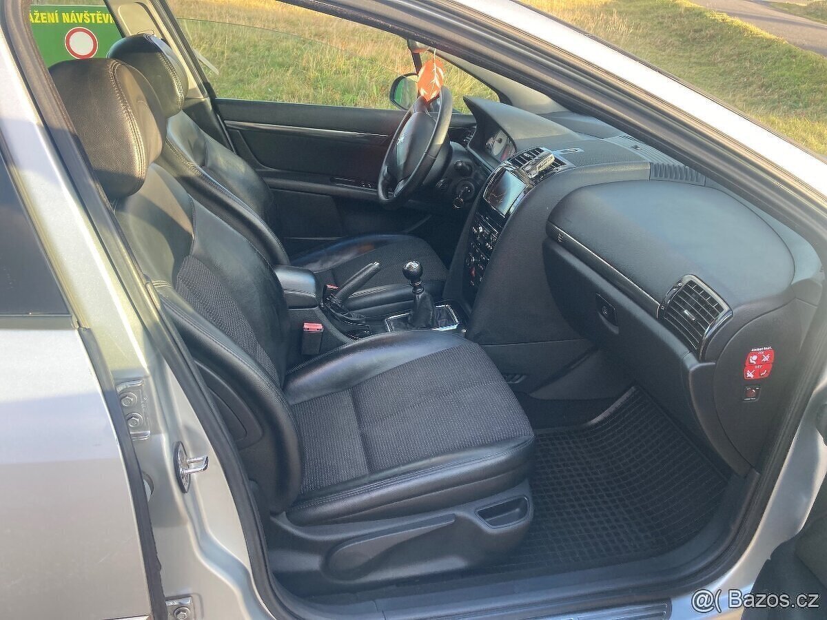 Peugeot 407 SW 2.0 HDi 103kW - 13