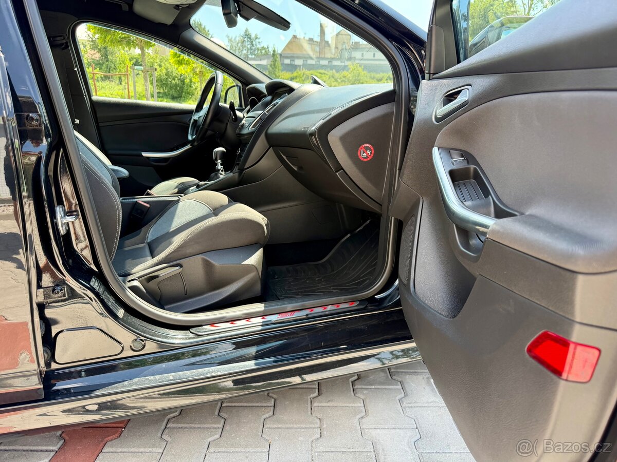 FORD FOCUS ST 250 KOMBI 184 KW - 13