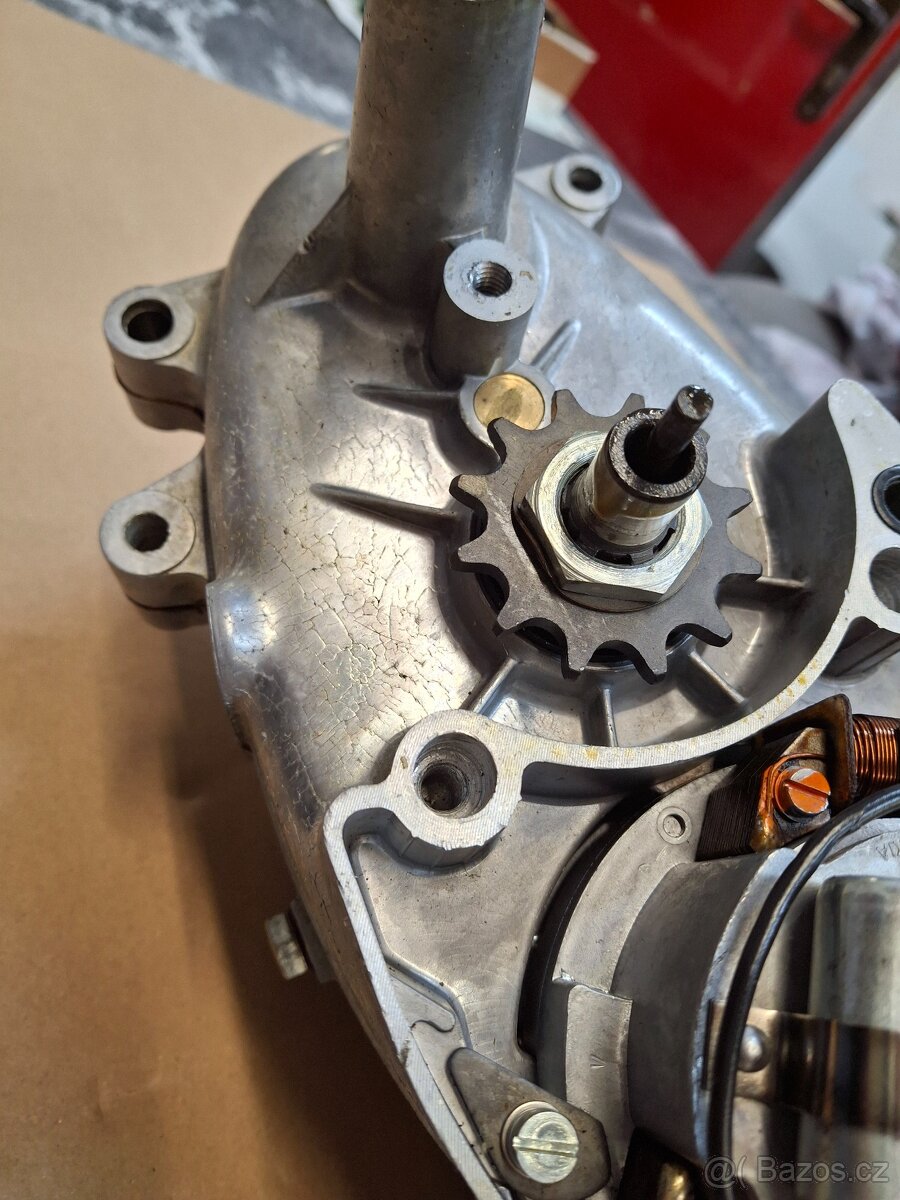 Motor JAWA 21,23 - 13
