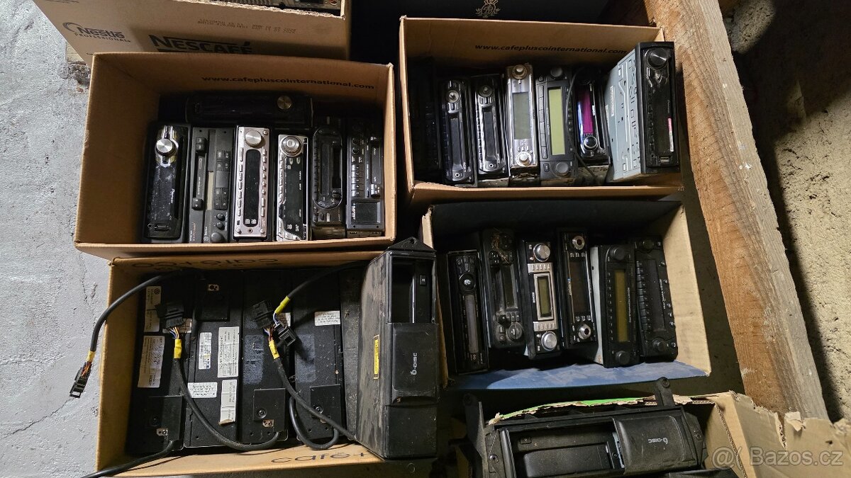 Výprodej autoradií a CD měničů asi 80ks a zesilovačů - 13