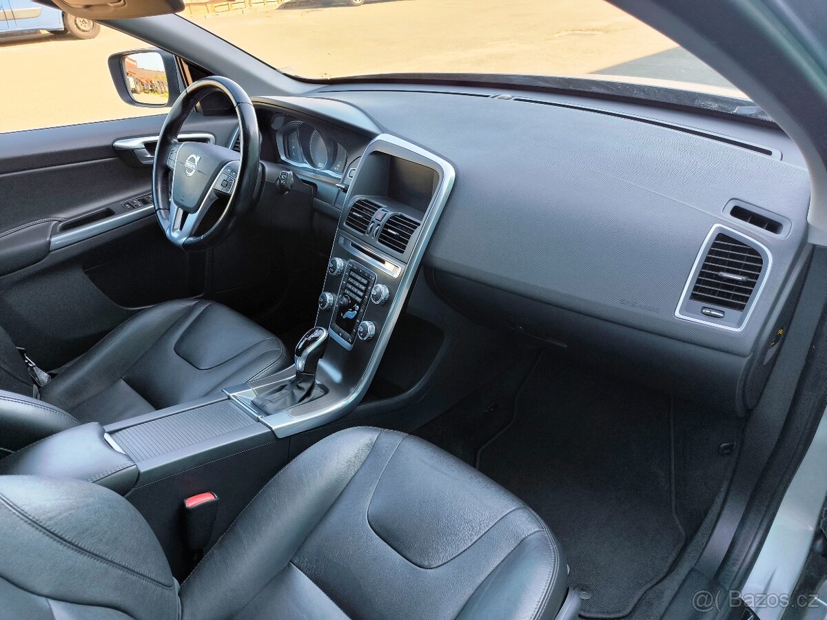 Volvo XC60 D4/133kW SUMMUM - 13