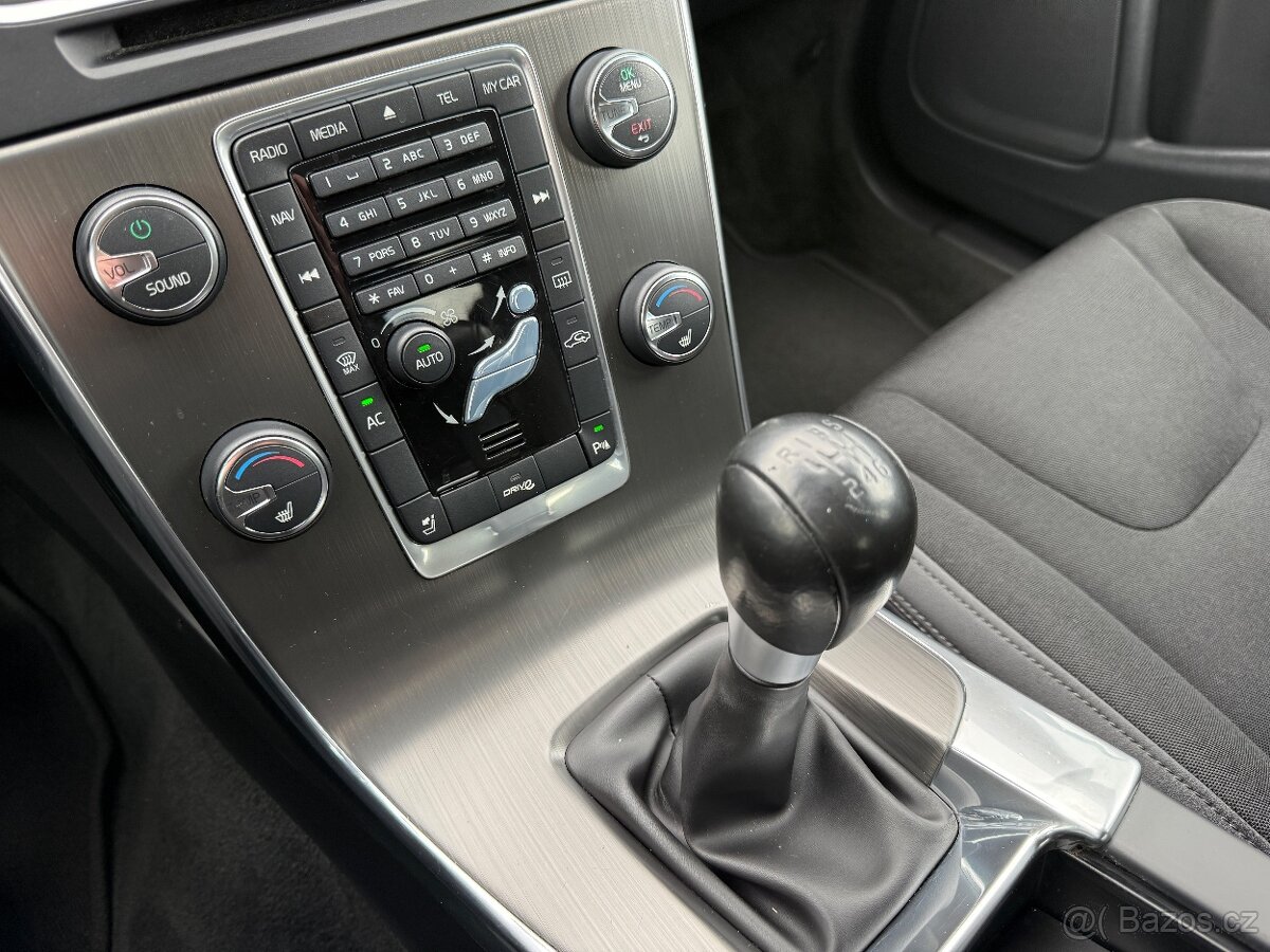 VOLVO S60 1.6 D2 MOMENTUM //2012 1.MAJITEL NAVI XENON SERVIS - 13