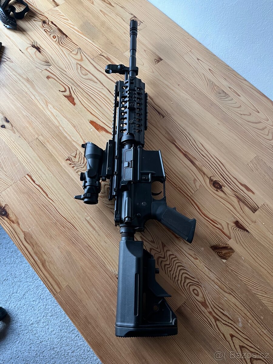 Airsoft M4 + výbava - 13