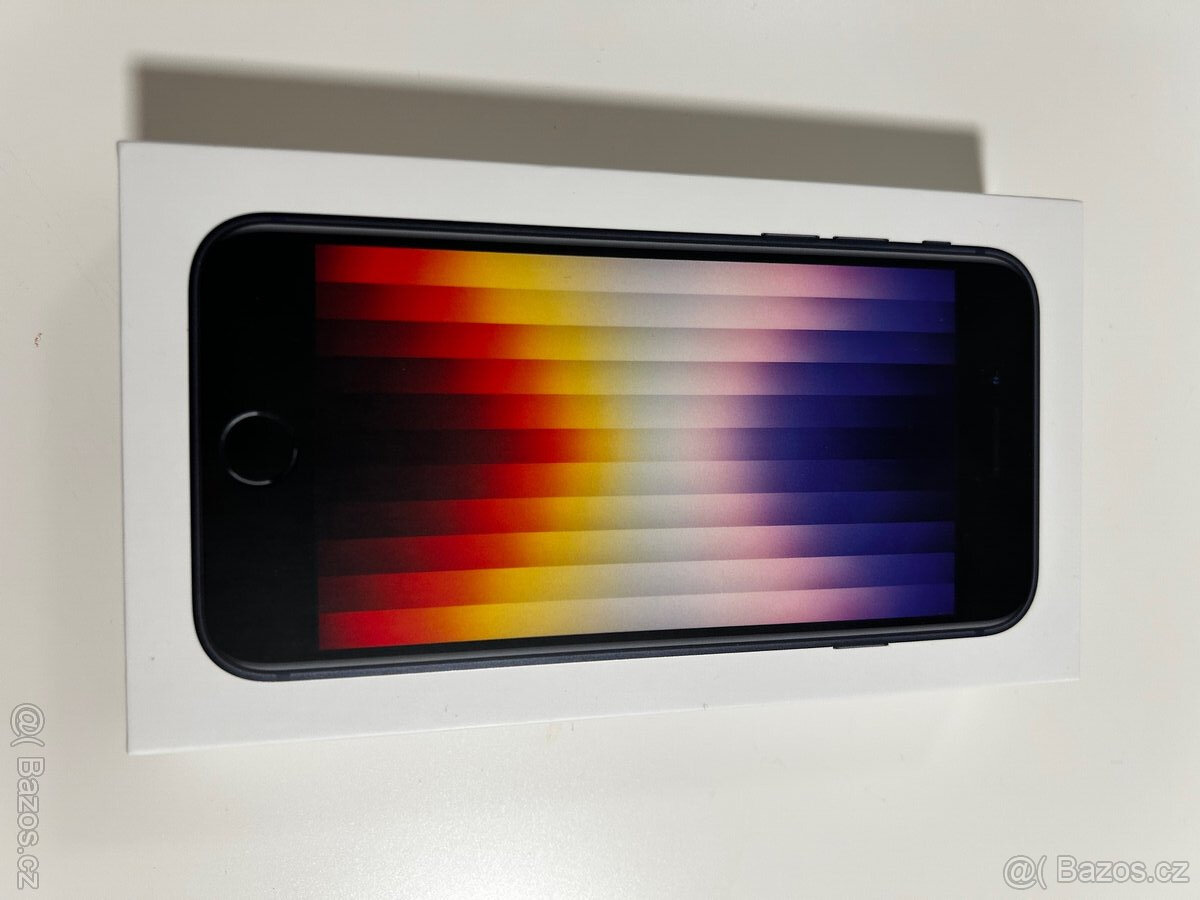 Rok používaný Apple iPhone SE (2022) 64GB černý, 87% baterie - 13