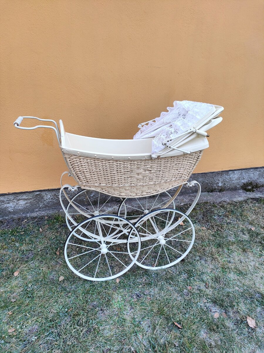 Starožitný kočárek pro panenky č. 911 - 13