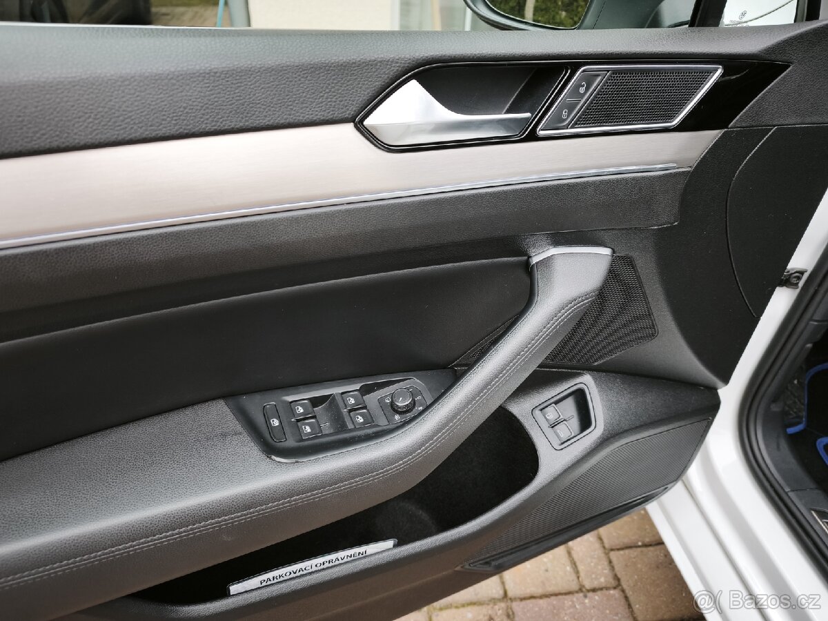 VW Passat Variant GTE , ČR, DPH - 13