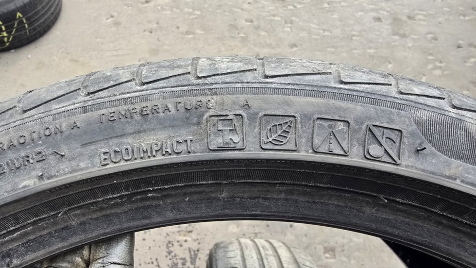 Letní pneu 225/40/19 PIrelli Run Flat - 13