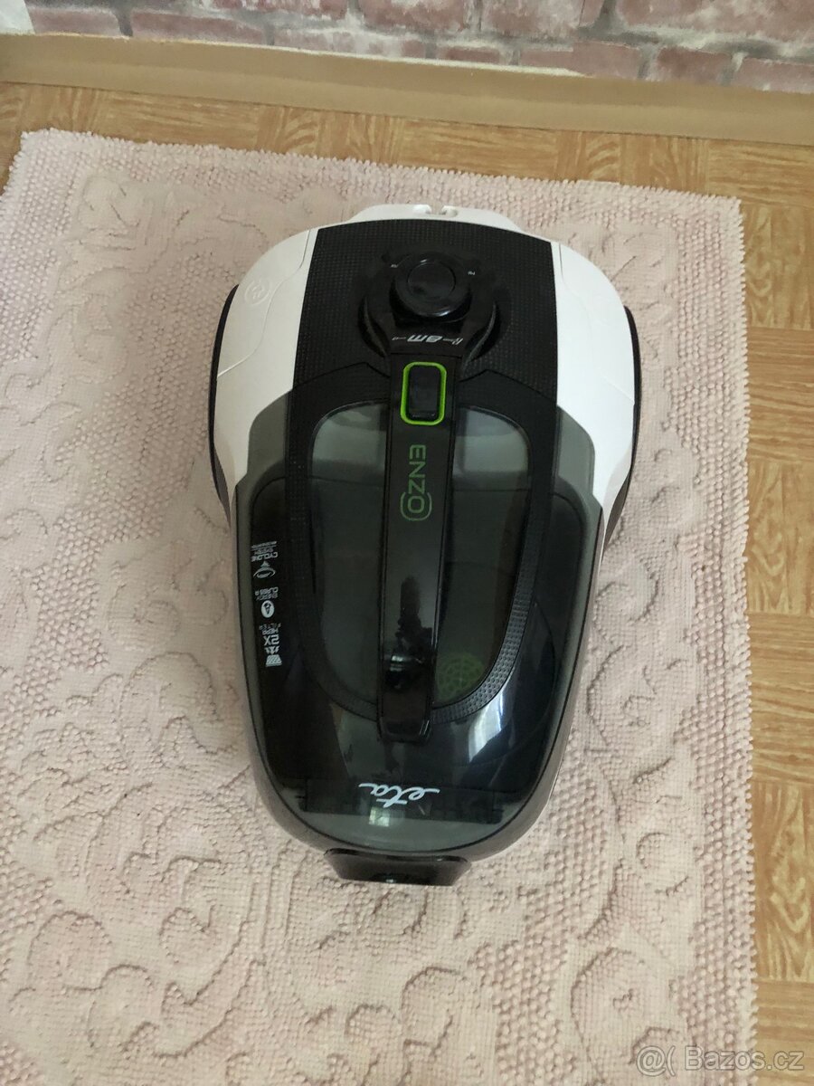 Bezsáčkovy vysavač ETA - 13
