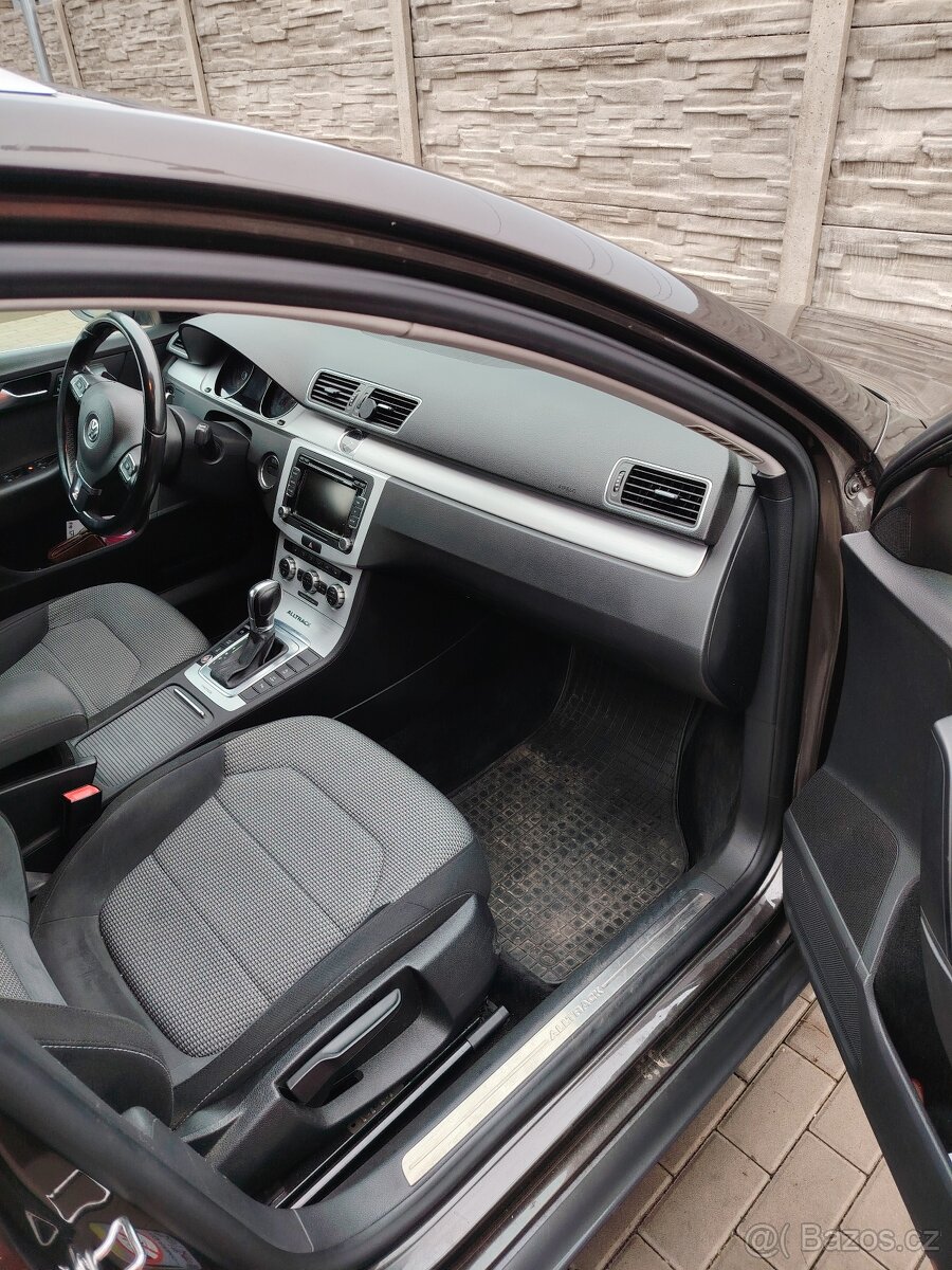 Volkswagen Passat - 13