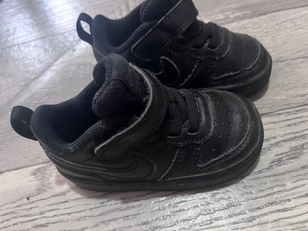 Značkové oblečení a boty - 13