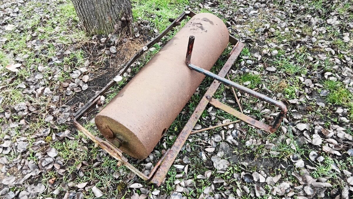 Motor Honda,komponenty ,válec - 13