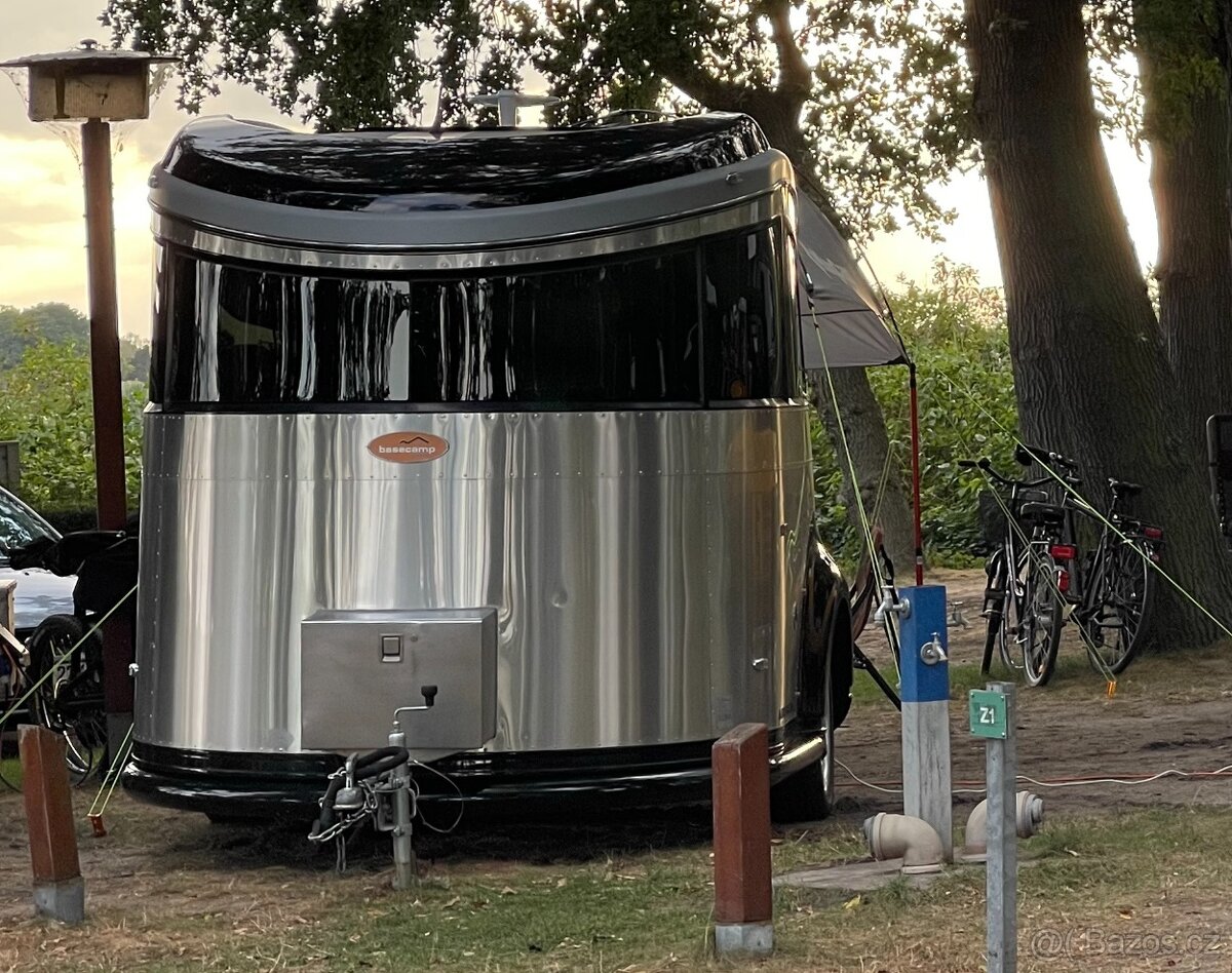 Prodám americký obytný přívěs Airstream BaseCamp - 13