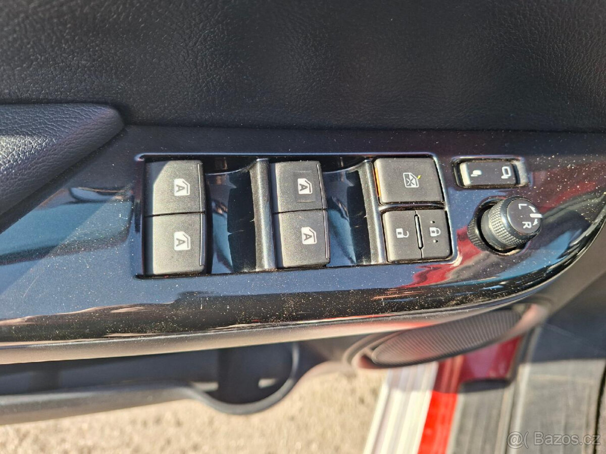 Toyota hilux 2,4 d4d automat 3/2018 max výbava - 13