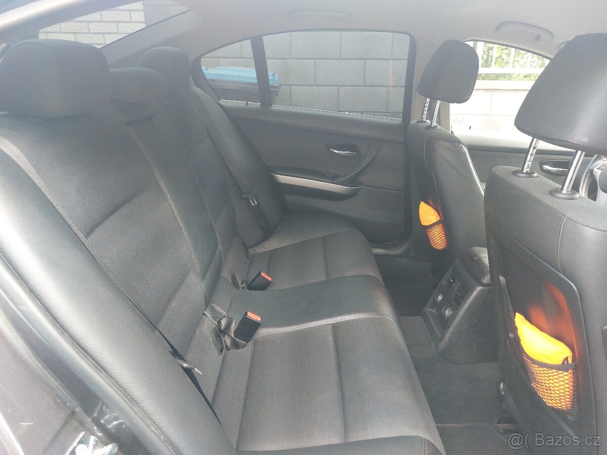 BMW E90 330i 190kW manuál - 13