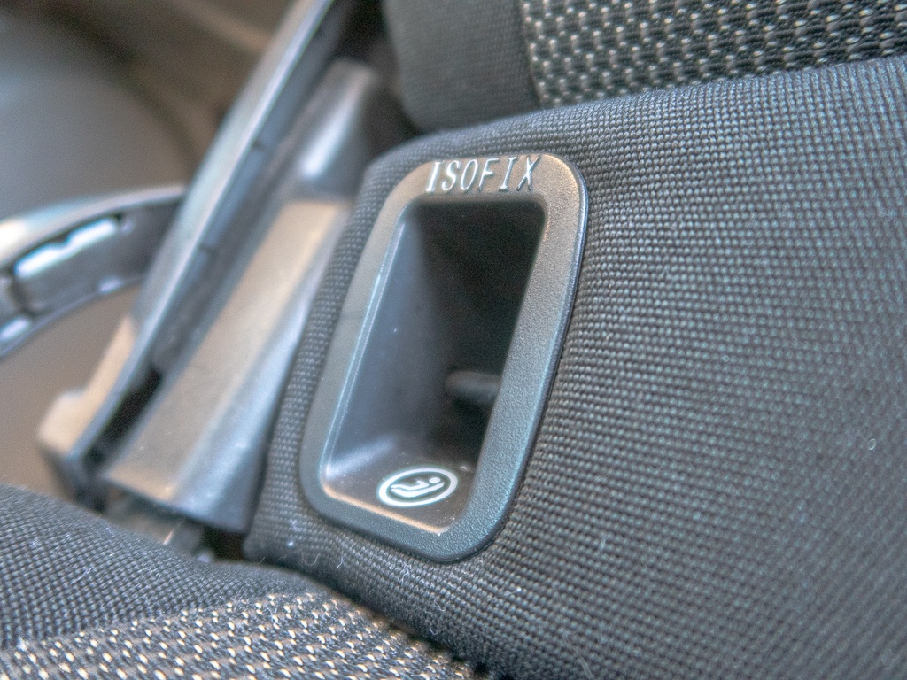 Mercedes-Benz ČR 220D MAT NAVI – 7 sedadel - 13