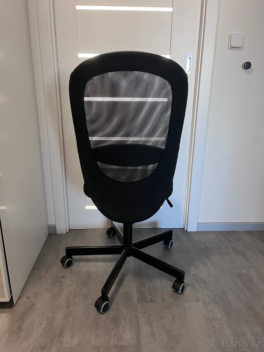 Pracovní stůl + ergonomická židle - 13