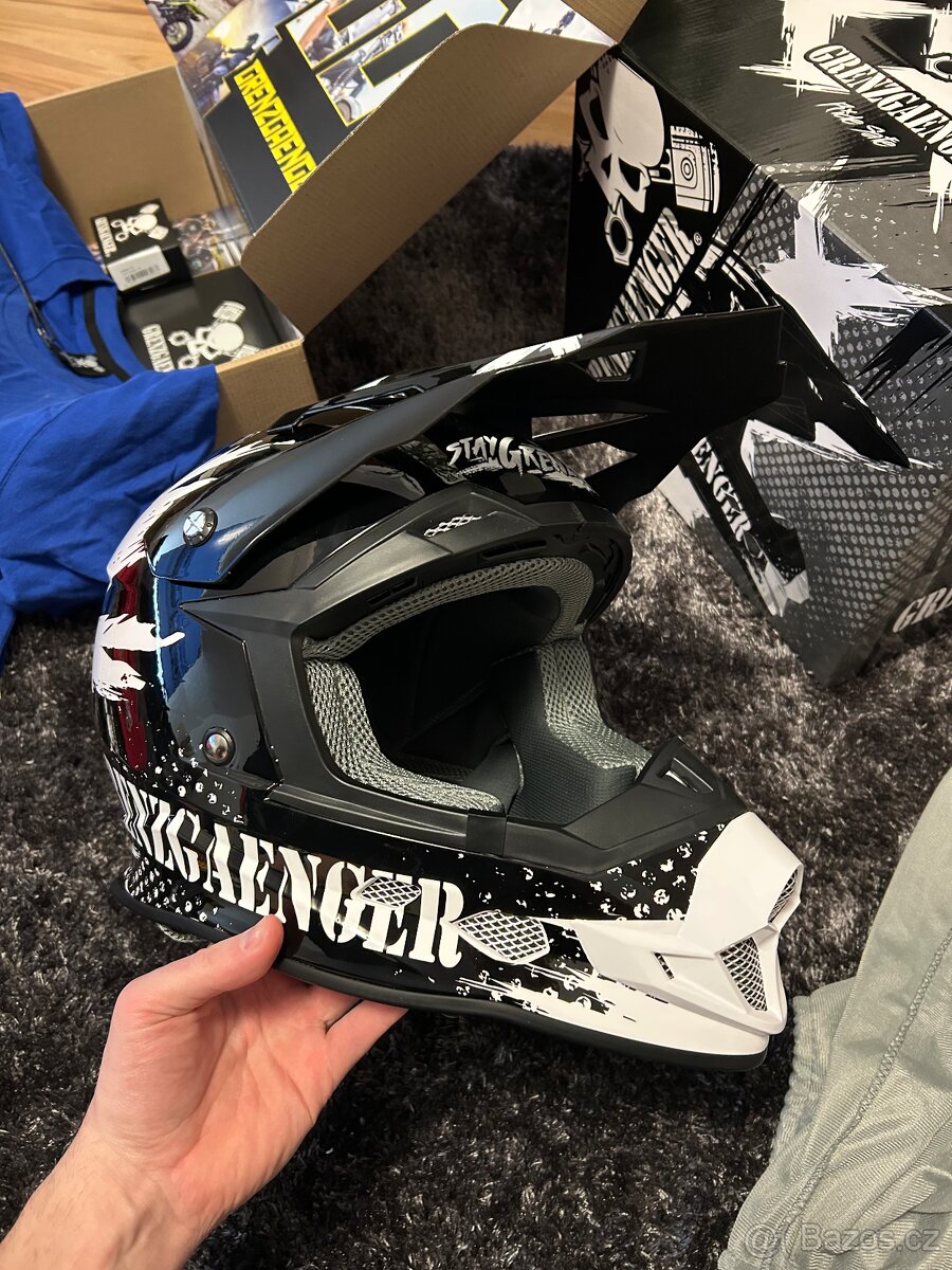 Grenzgaenger prilba, bunda, kikina a tricko - 13