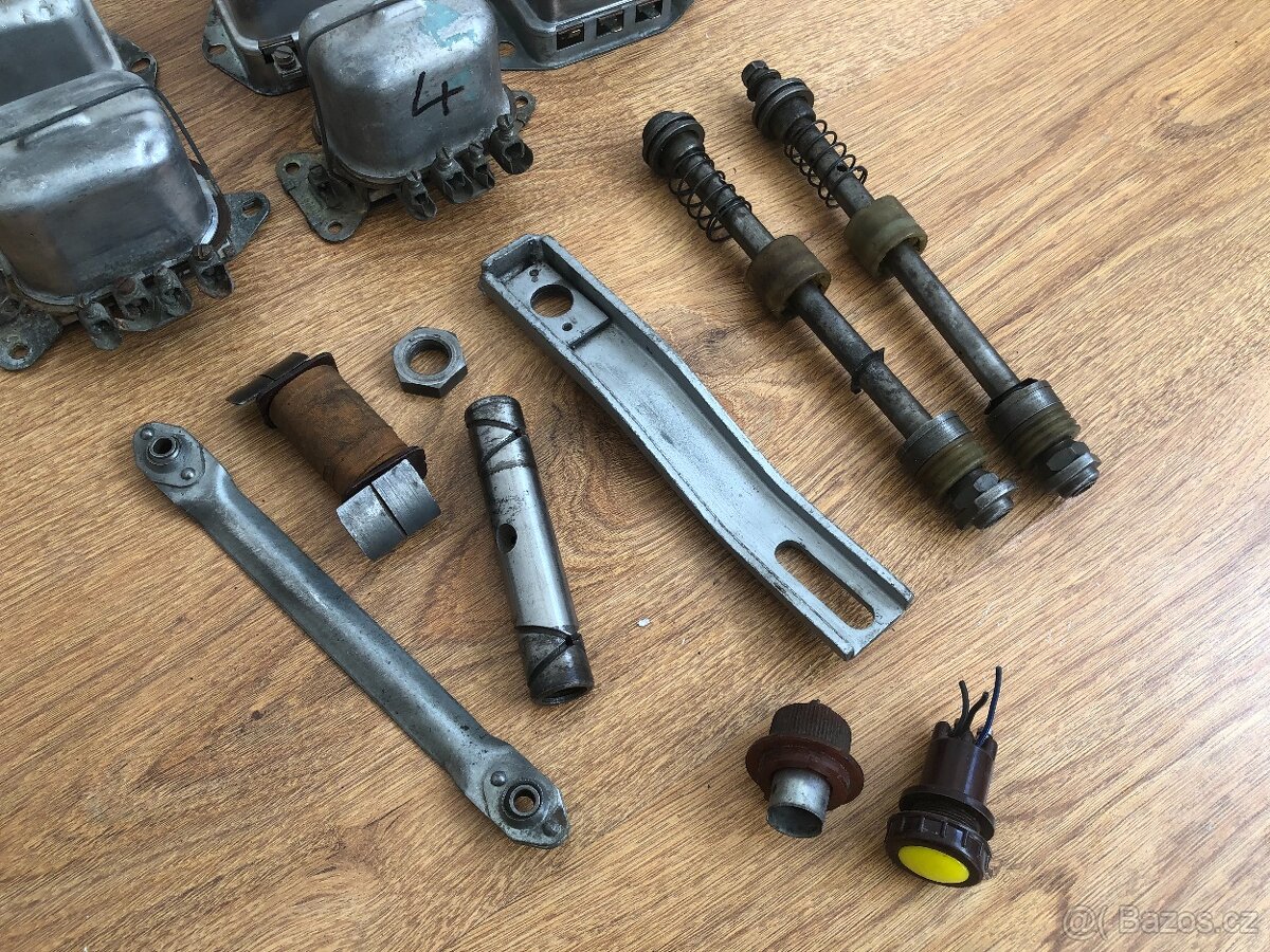 Prodám náhradní díly na motocykl ČZ 175 / 476 a čz 125/476 - 13