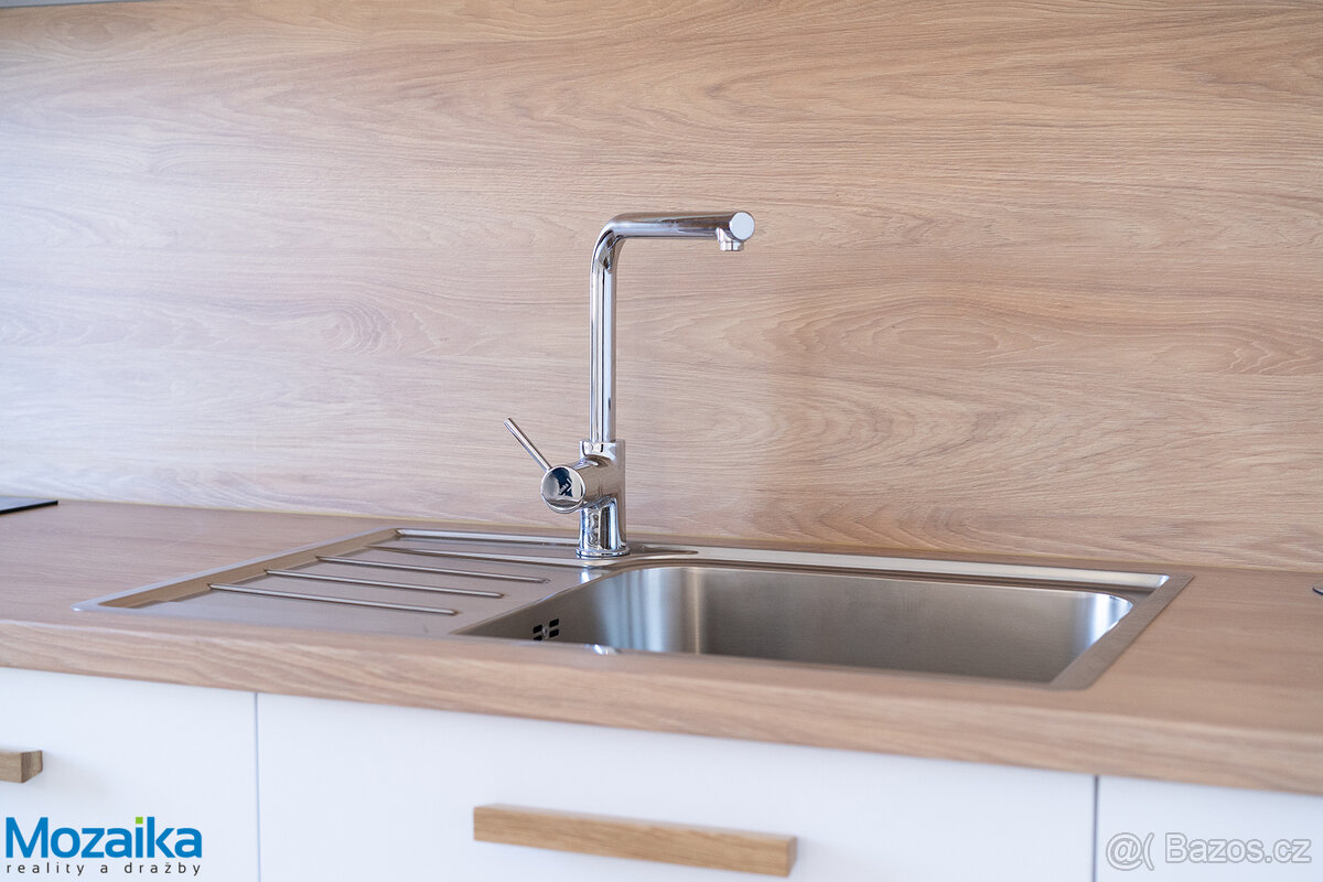 Pronájem bytu 3+kk + pokoj bez okna, po rekonstrukci, na nám - 13