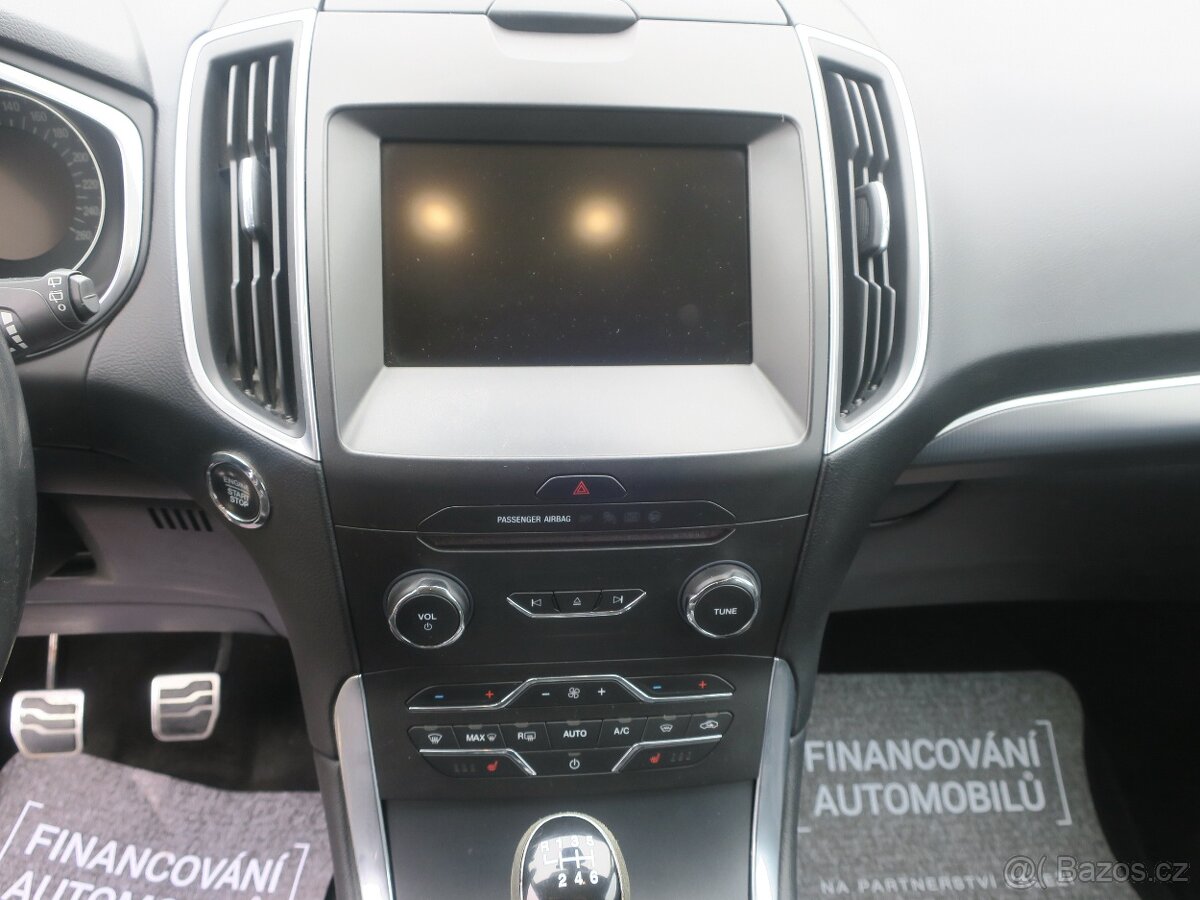 Ford S-Max Titanium ST-line 7-míst - 13