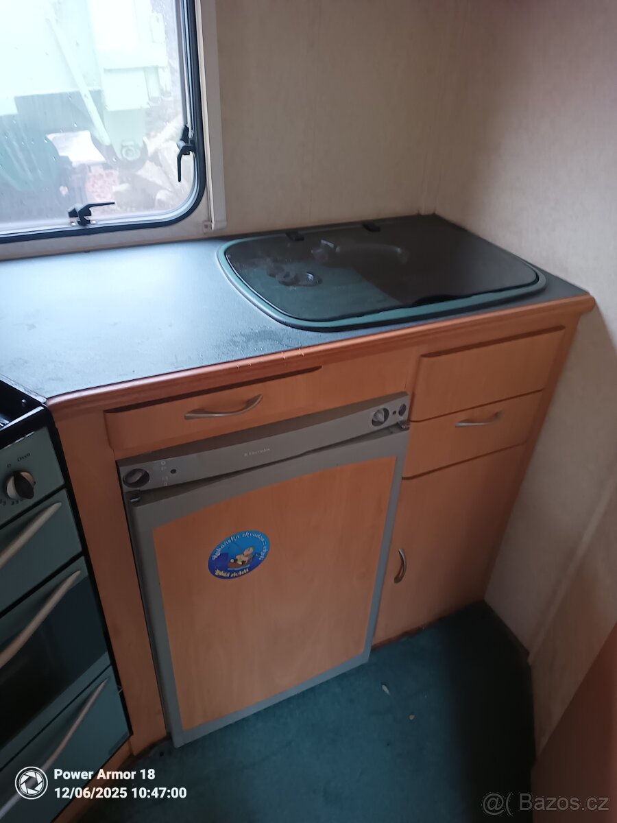 Prodám Anglicky karavan LUNAR 610-3 - 13