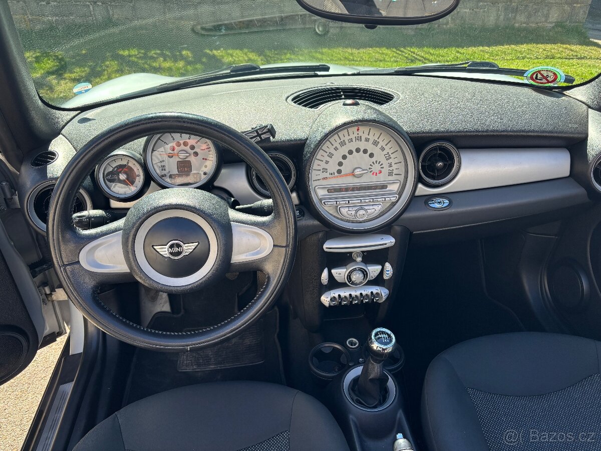 Mini Cooper 1.6 Benzín Kabriolet - 13