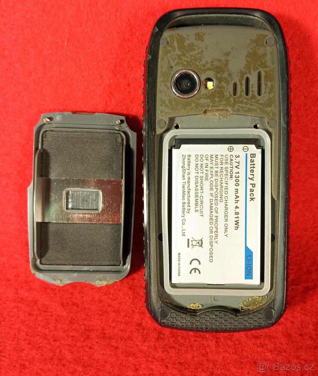 mobilni telefon Cat B25, 2015 - 13
