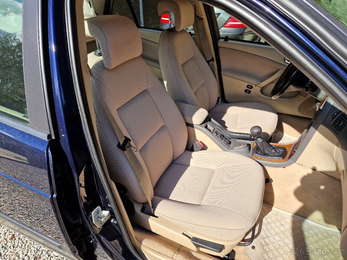 SAAB 9-5 z Pražského hradu - 13