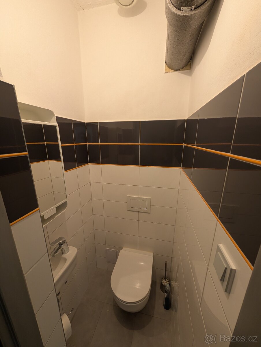 Prodám RD s komerčním prostorem v Libáni u Jičína - 13