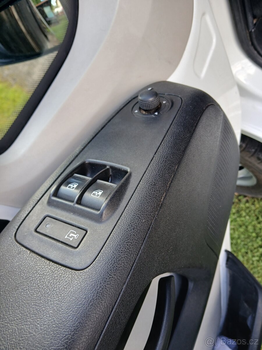 PEUGEOT BOXER 2.0 HDi 96kw r.2018,6 míst 1.maj.nový v čr.DPH - 13