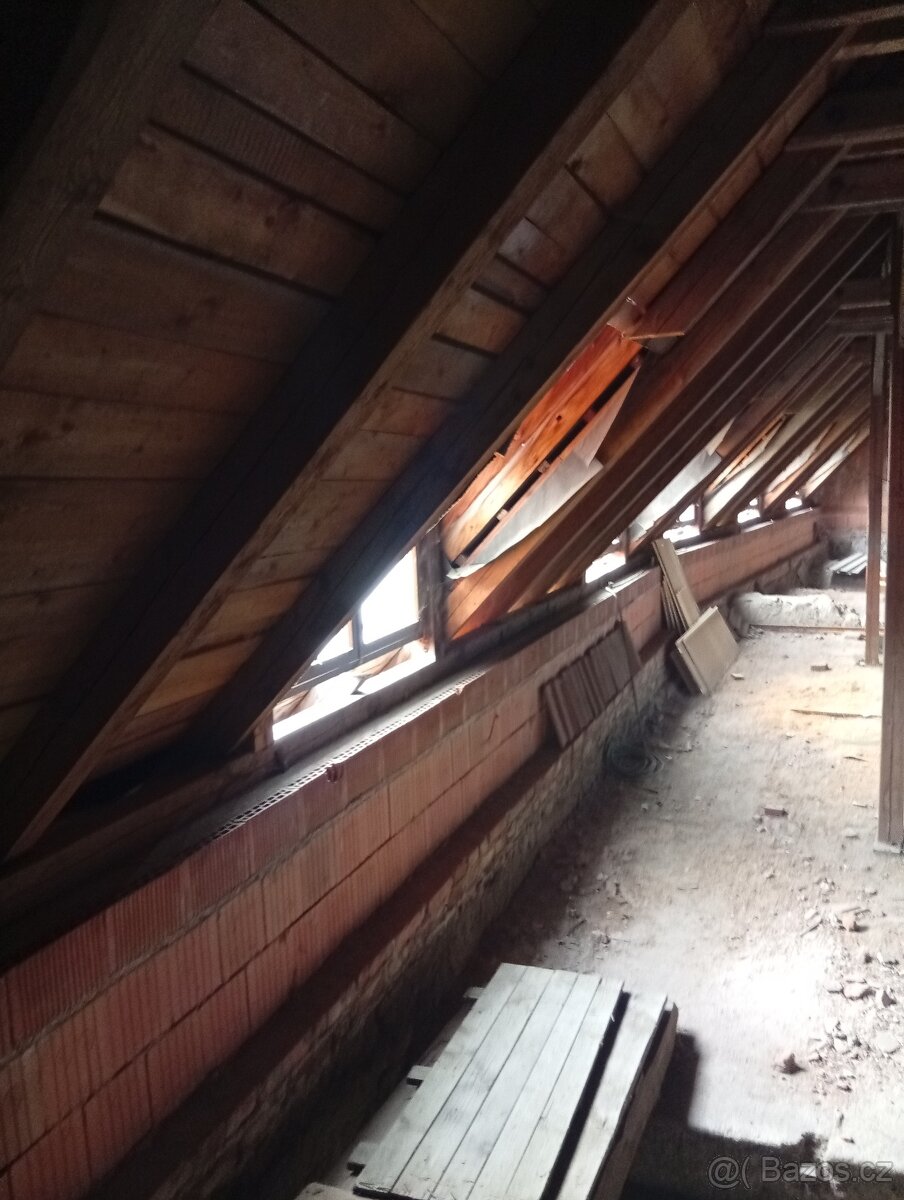 Víceúčelový historický statek s uzavřeným dvorem v centru - 13