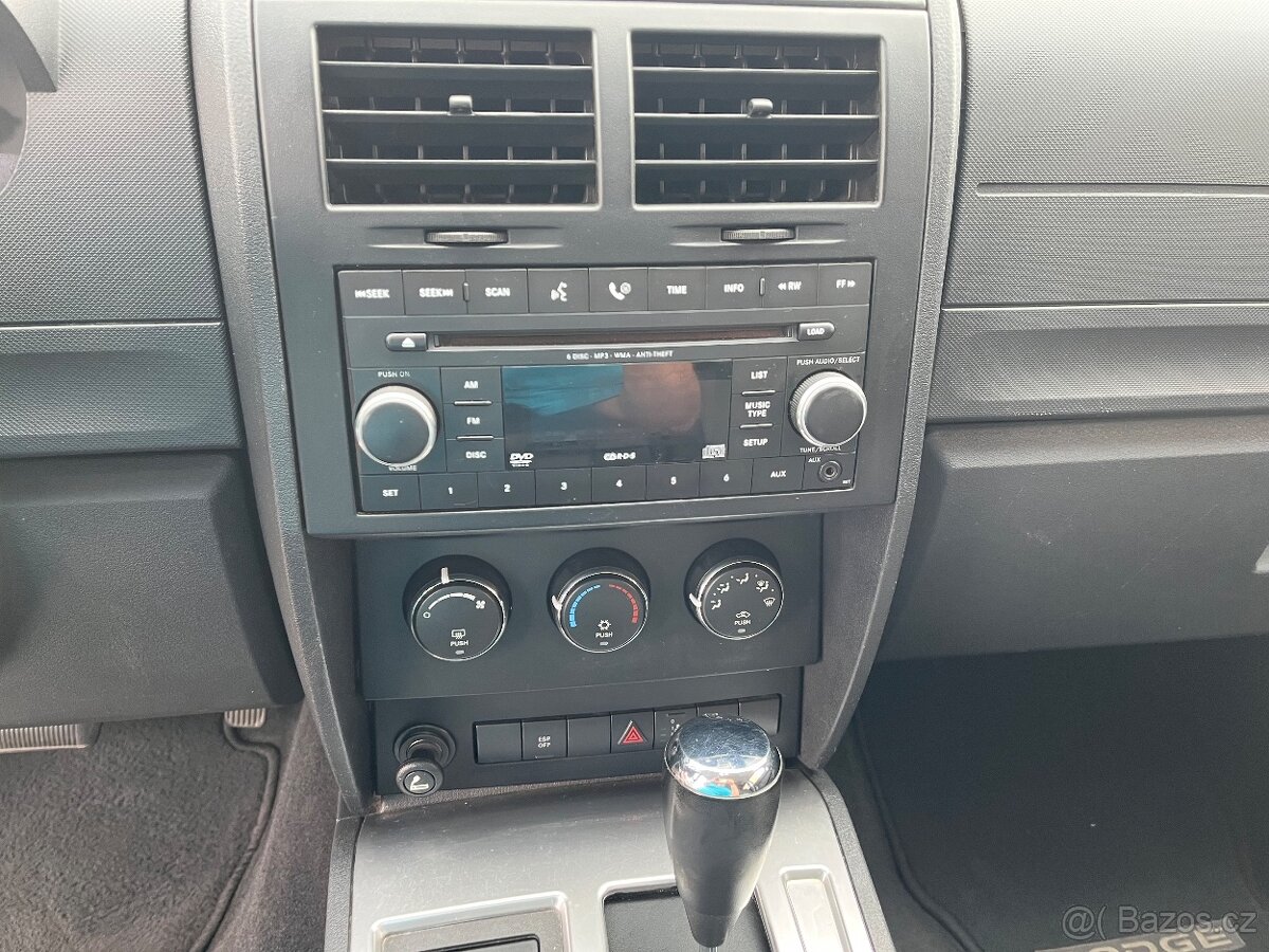 Dodge Nitro 2.8 CRD 4x4 Automat - 13