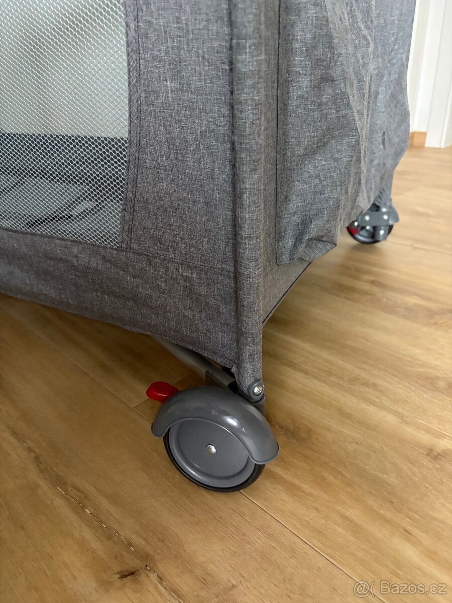 Cestovní postýlka - 13