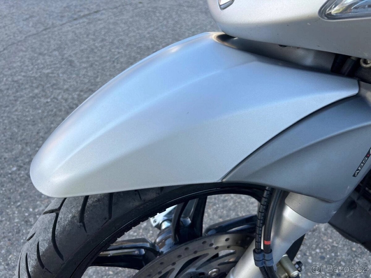 Prodám PIAGGIO BEVERLY 350 - 13