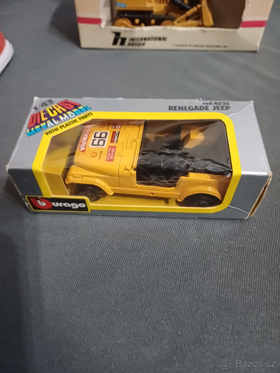 Autíčka matchbox,burago - 13