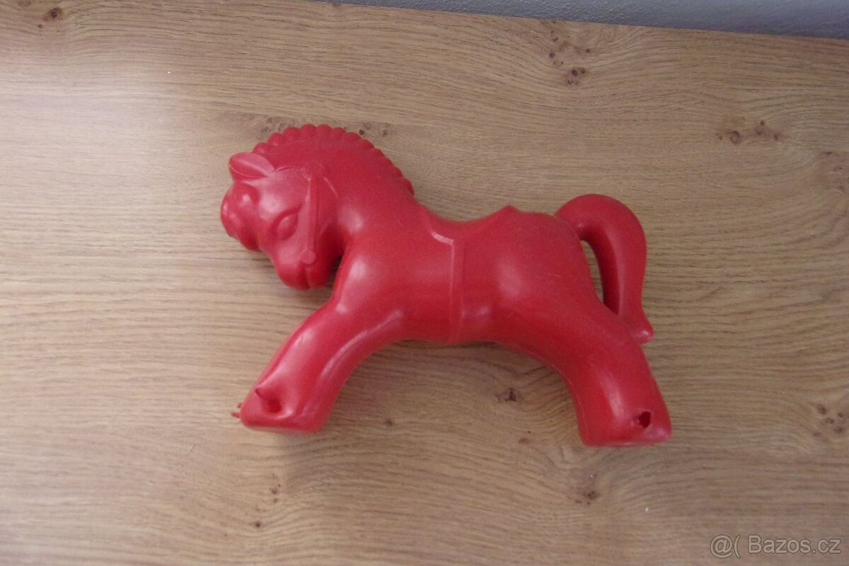 Neúplné retro hračky - 13