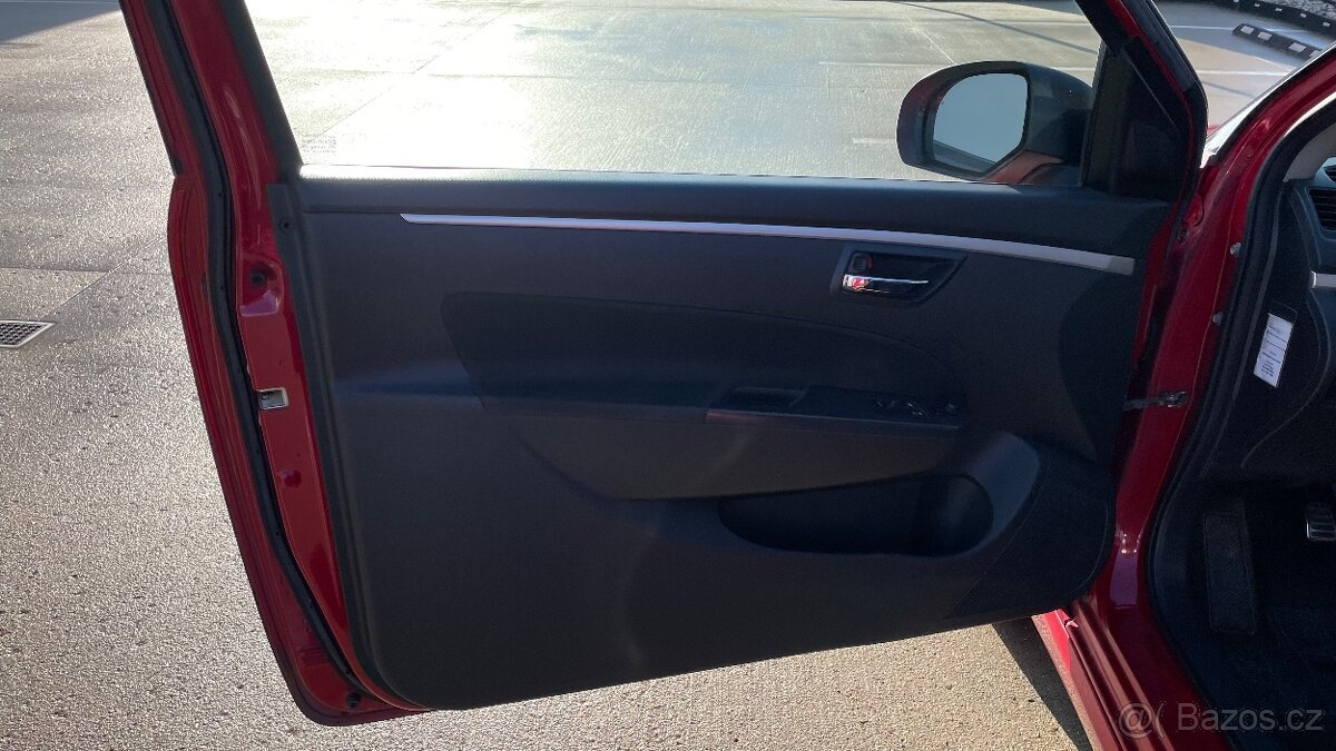 SUZUKI SWIFT 1.6i SPORT - 13