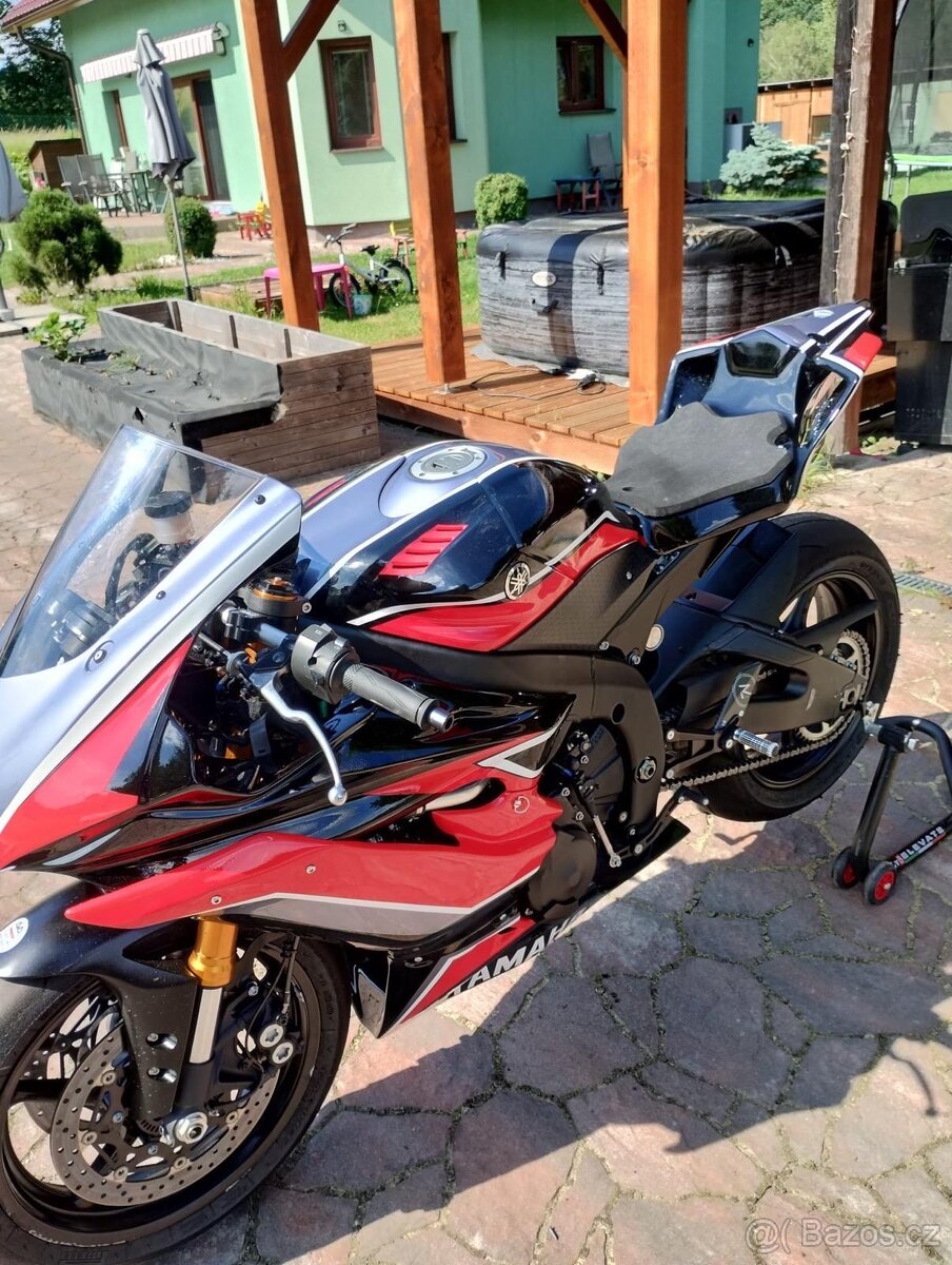 Yamaha R6 rok 2024 - 13