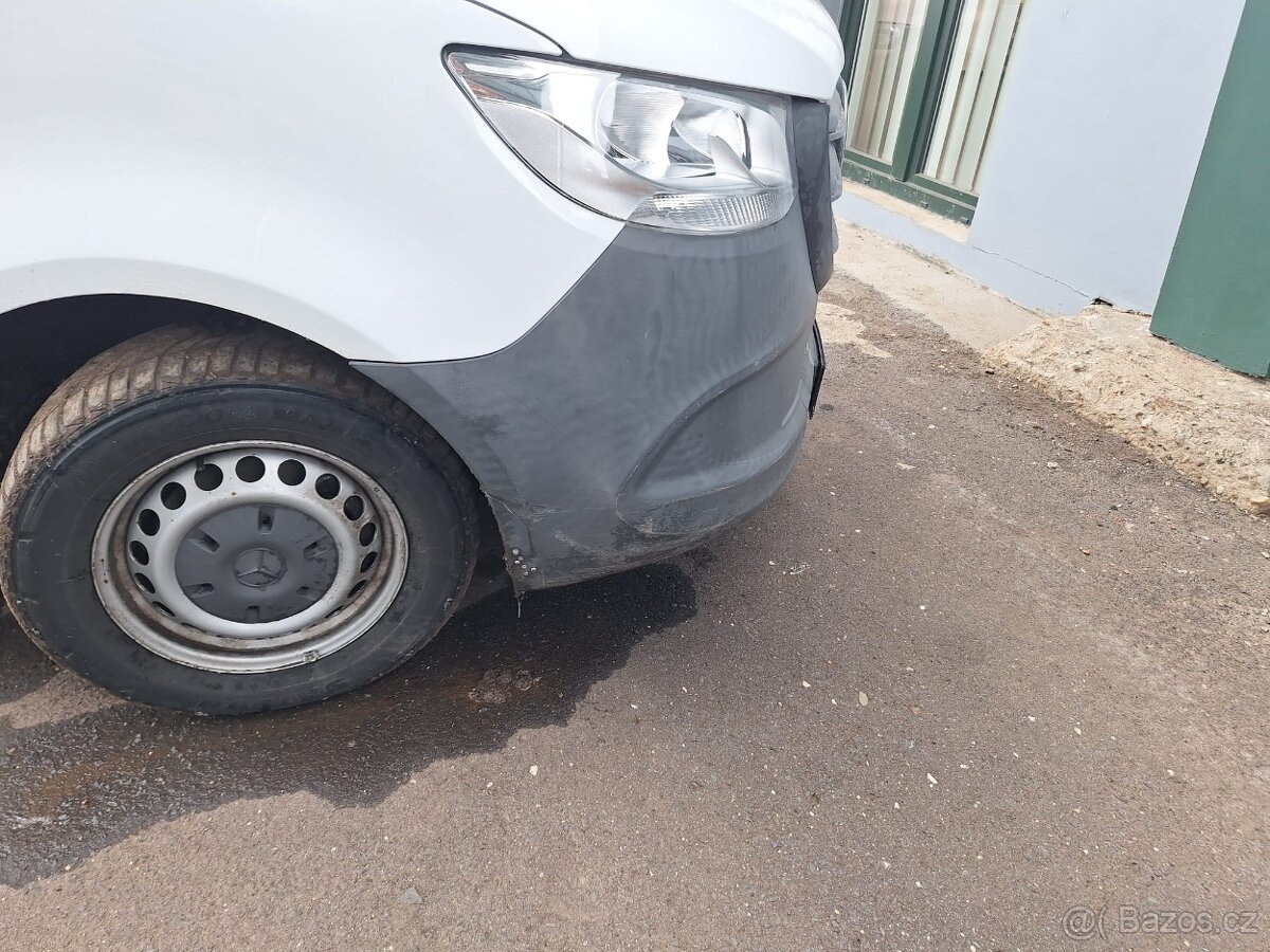 Mercedes-Benz Sprinter - 13